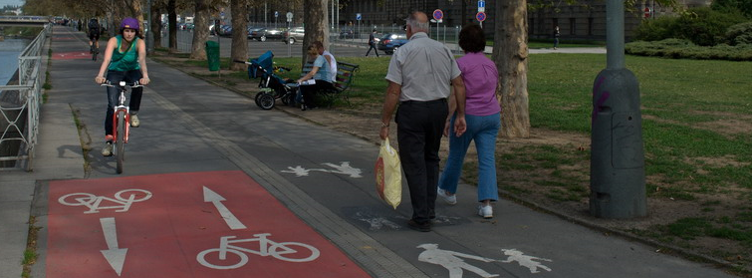 Společná stezka pro chodce a cyklisty Rybníčky
