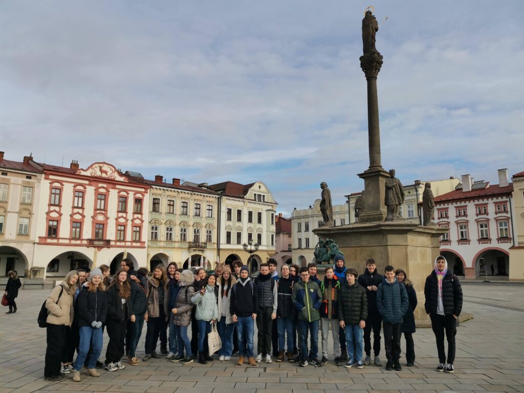 Studenti gymnázia z Ludwigsburgu na Masarykově náměstí