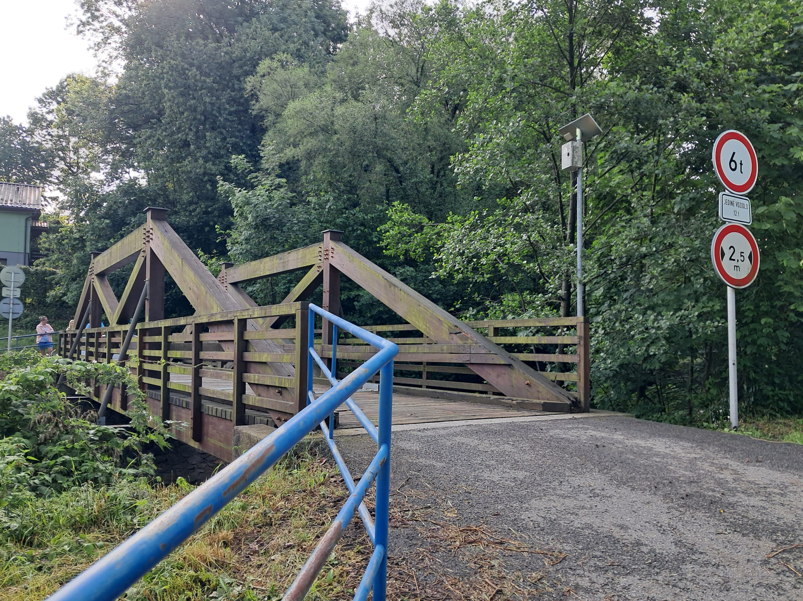 starý dřevěný most