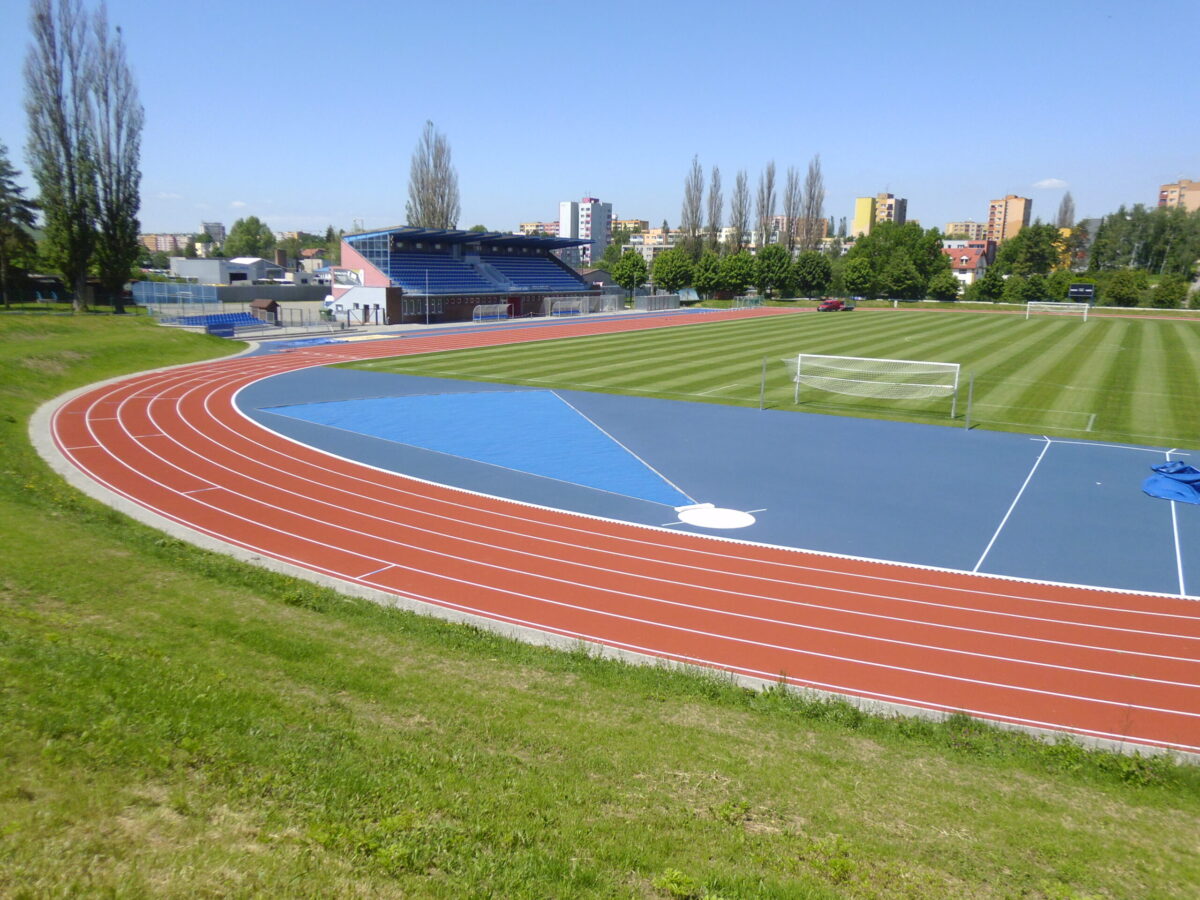 Stadion - atletický ovál po rekonstrukci
