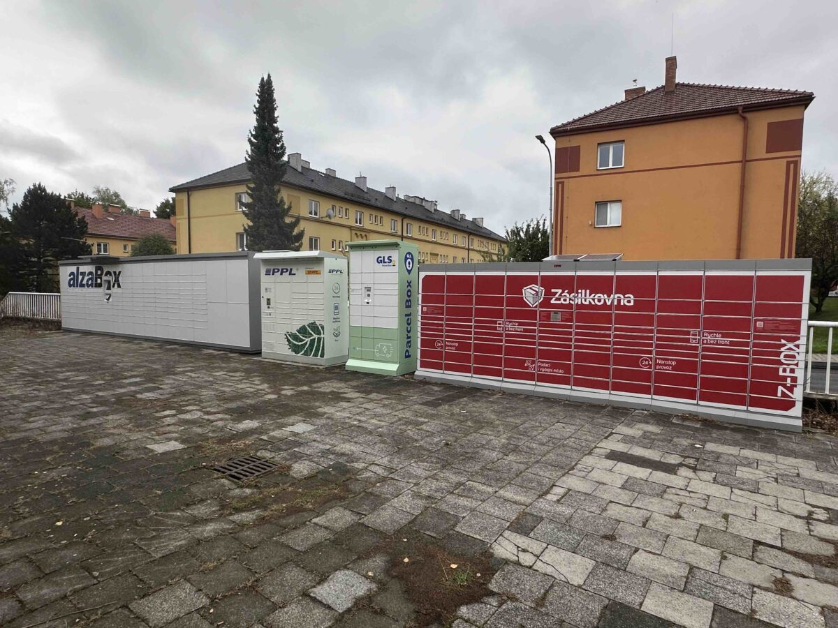 Výdejní boxy v ulici Vančurova