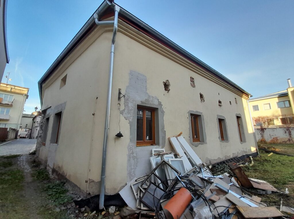 Dům Křižíkova 9, kde bude expozice Pod Popelem