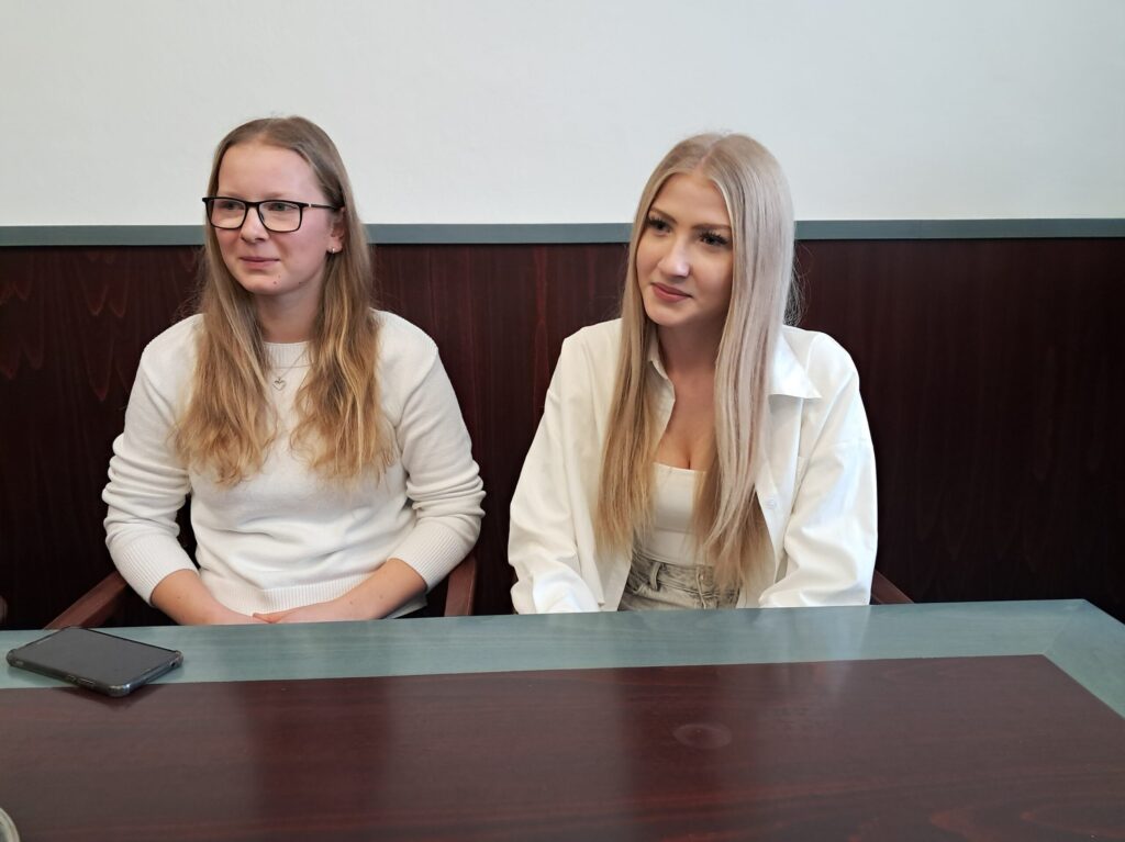 Studentky Mendelovy střední školy Beáta Lyčková a Elišky Scholasterová