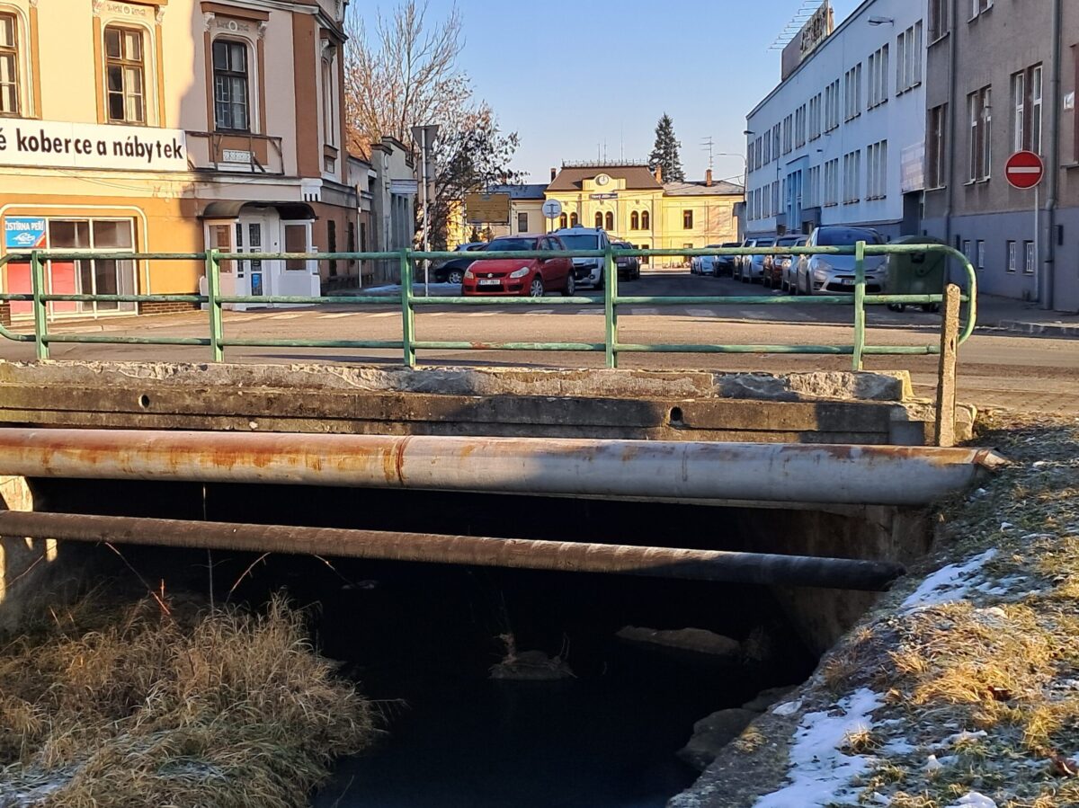 most v ulicích Dolní brána a U Grasmanky