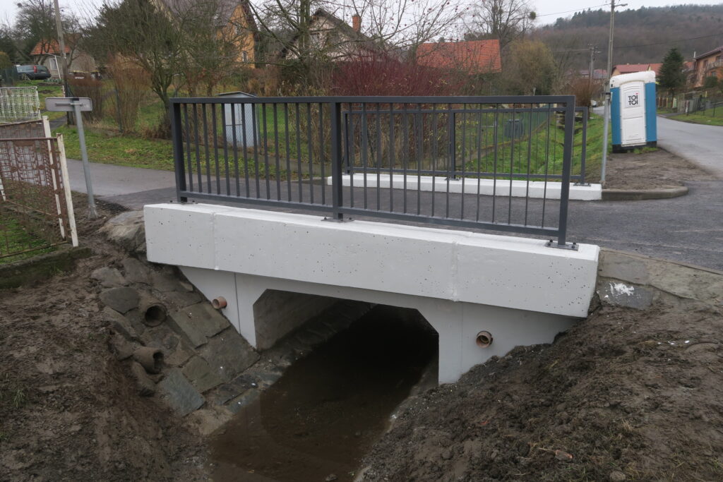 Nový propustek ve Straníku