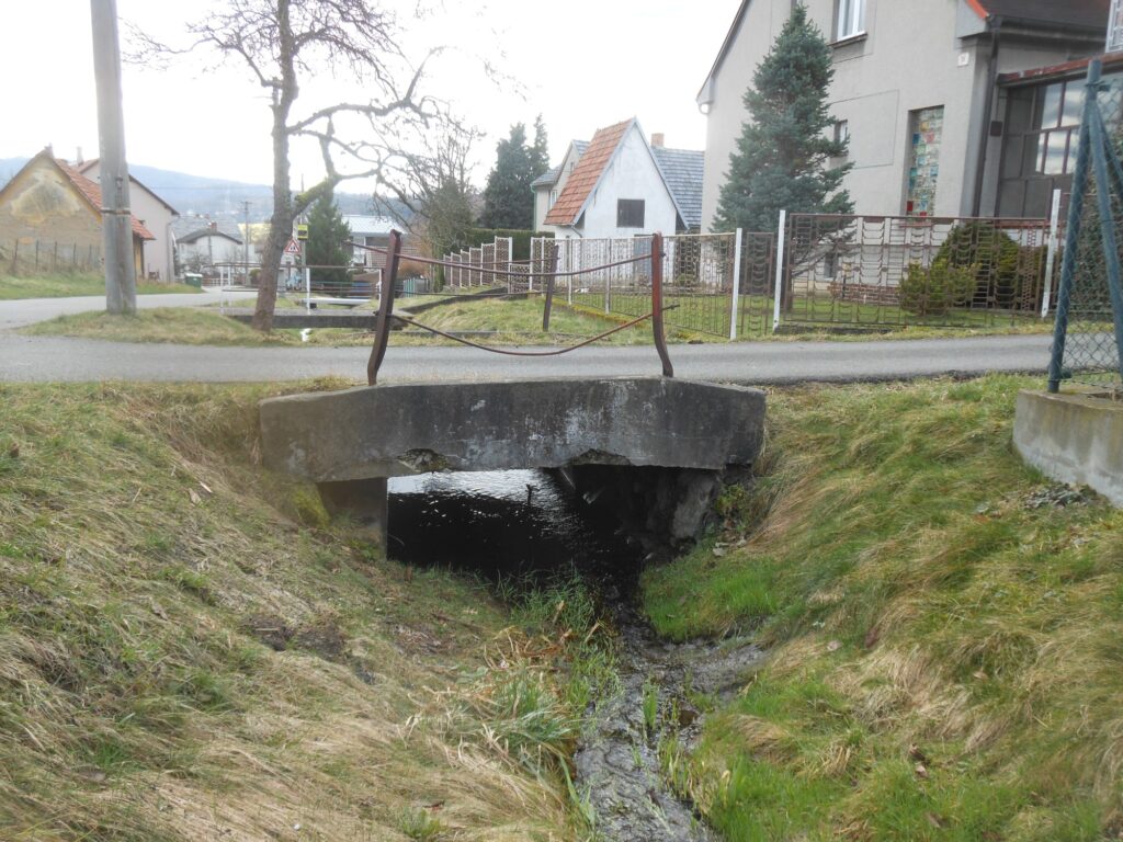 Propustek ve Straníku před rekonstrukcí