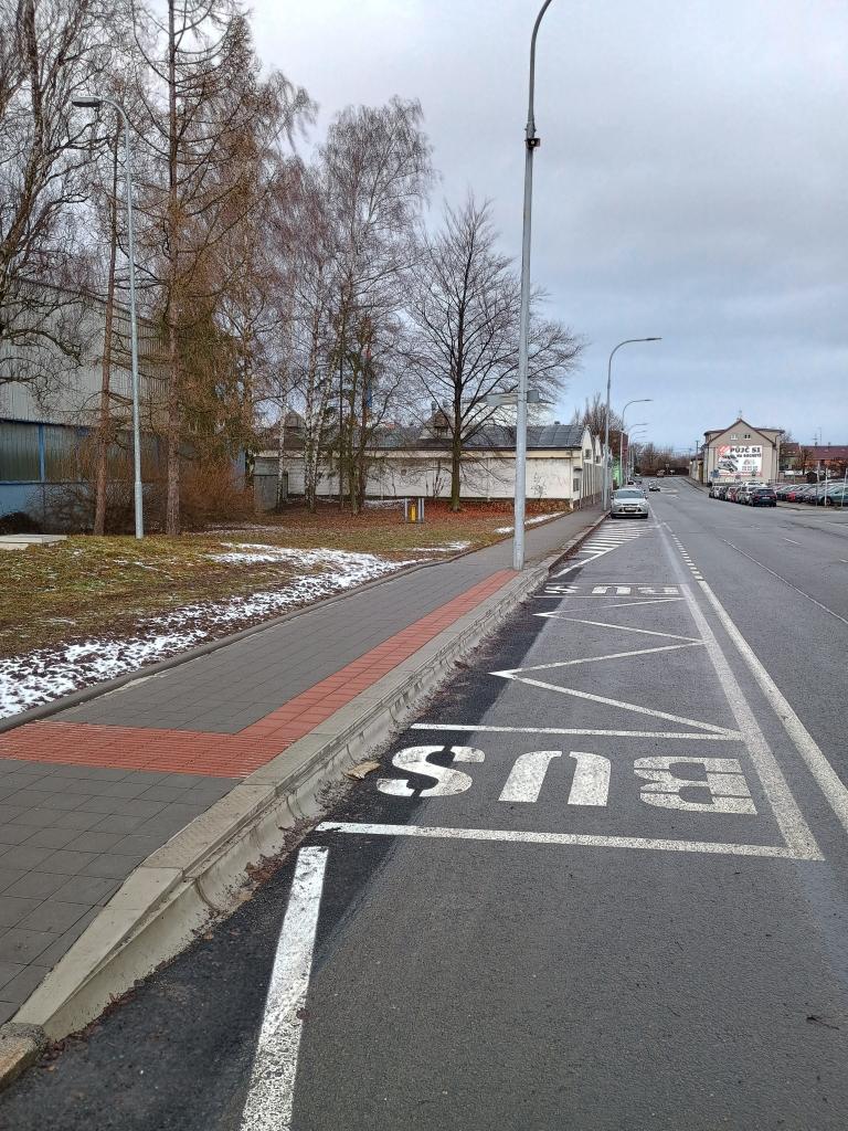 Nová autobusová zastávka v ulici Svatopluka Čecha