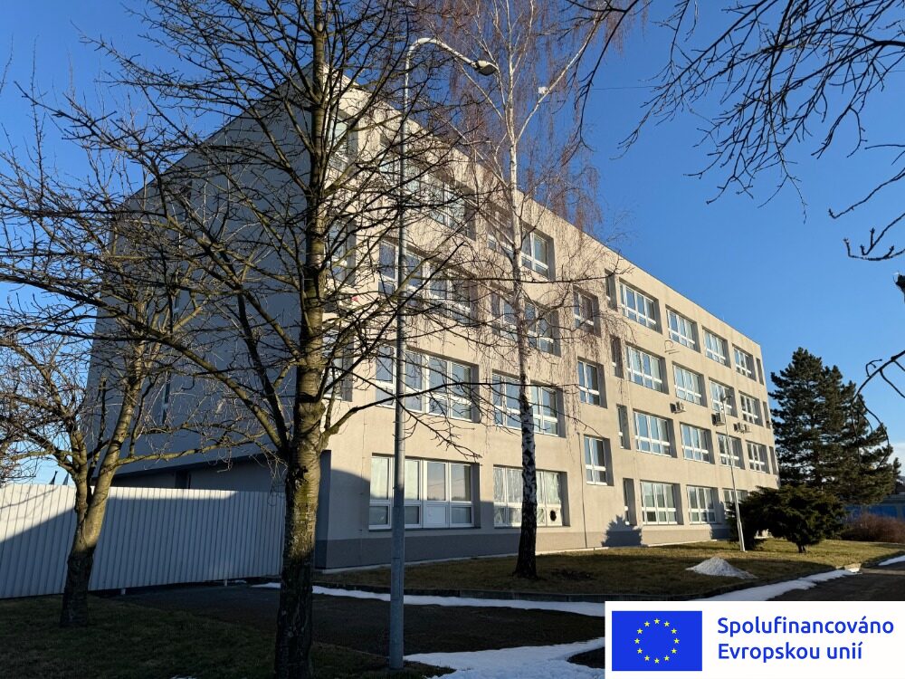 Budova na Suvorovoě ulici 152