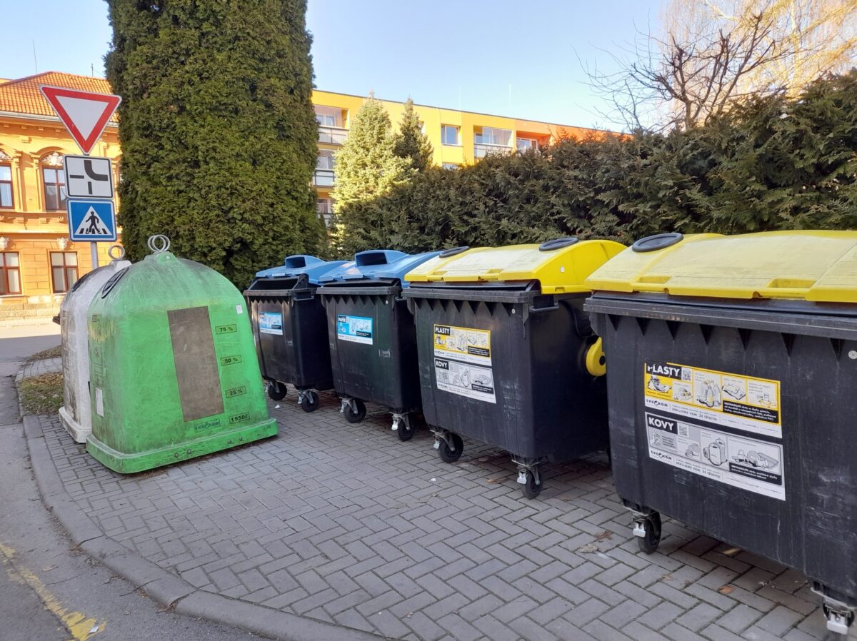 kontejnery na odpad - ilustrační snímek