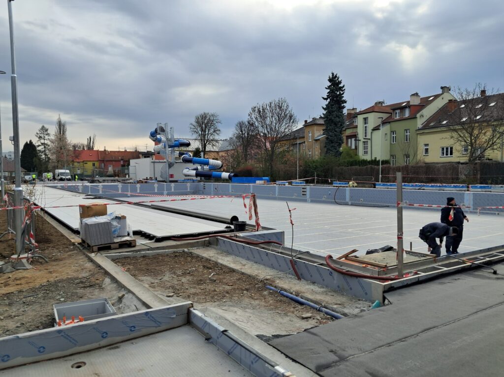 Rekonstrukce venkovního bazénu