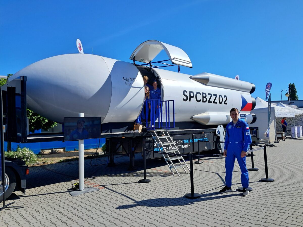 Raketa SpaceBuzz