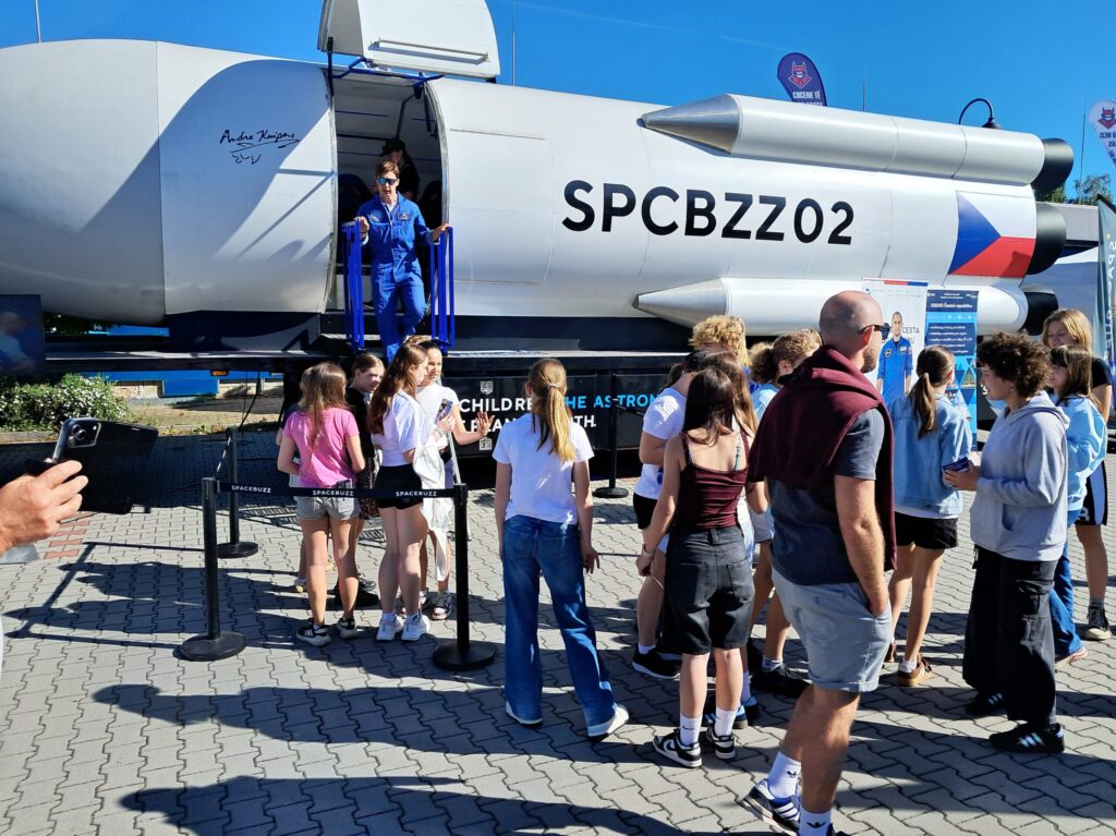 Raketa SpaceBuzz