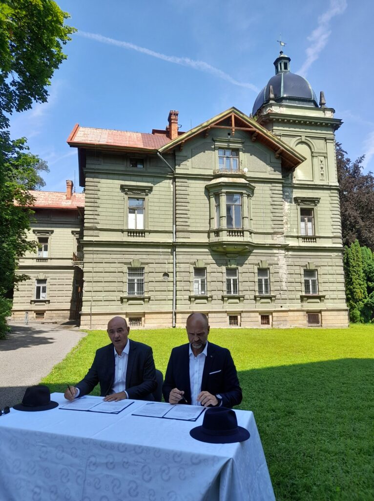Podepisování memoranda