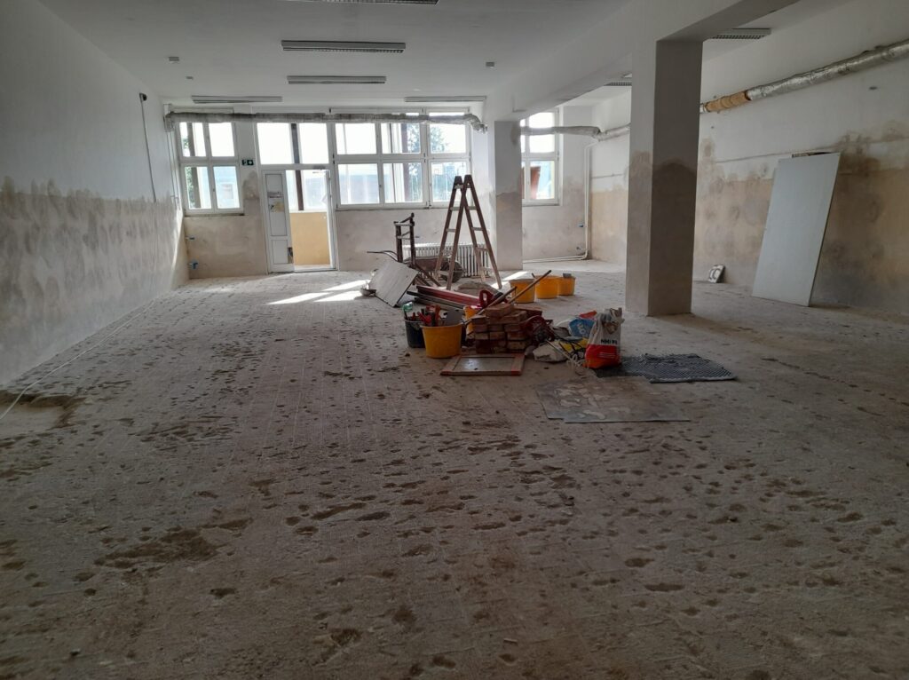 šatny v ZŠ Komenského 68 v době rekonstrukce