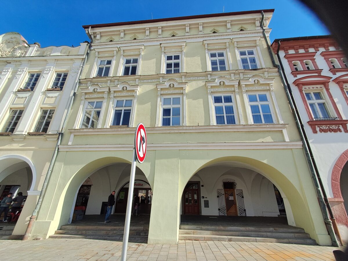 Opravený dům na Masarykově náměstí 27/16